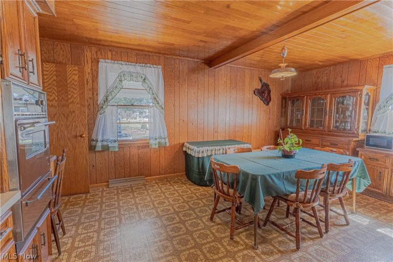 2306 Cherry Hill Avenue, Youngstown, OH - Photo 5