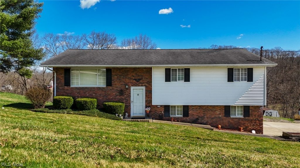 234 Woodlawn Avenue, Belpre, OH