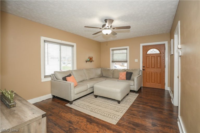 2721 Meadow Drive, Akron, OH - Photo 5