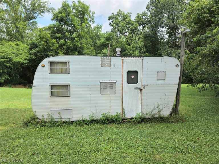 99 Apple Blossom Way, Elizabeth, WV - Photo 3