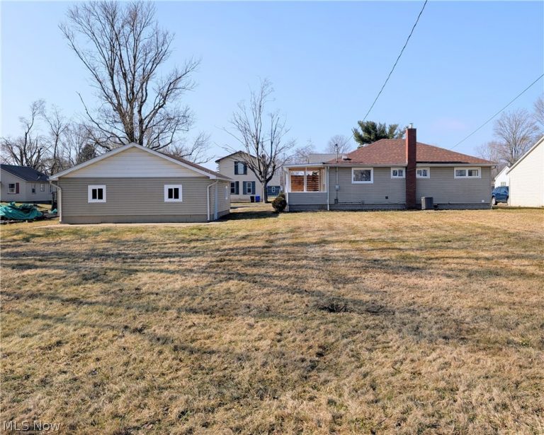 317 Maple Street, Gnadenhutten, OH - Photo 2