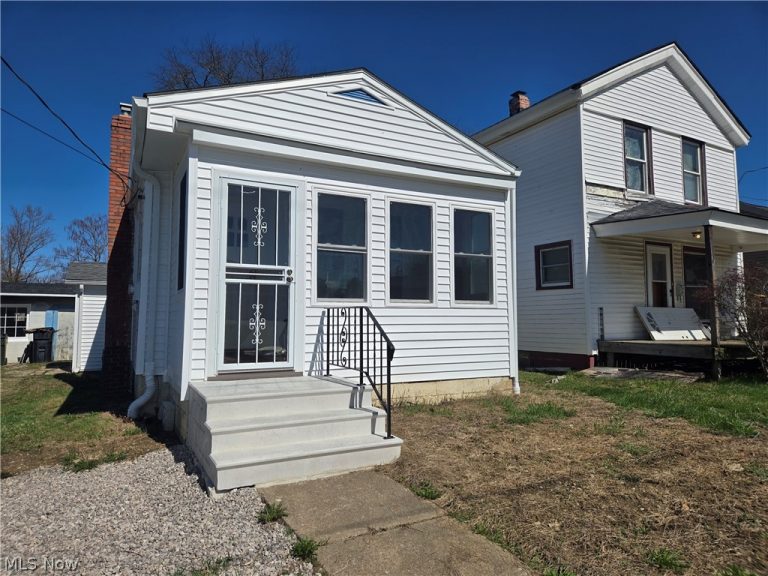 319 17th Street, Elyria, OH, 44035