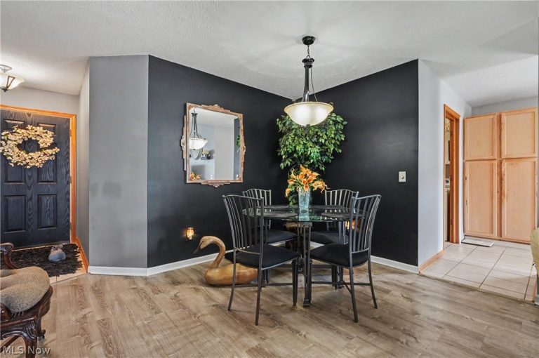 1484 Waters Edge Drive, Akron, OH - Photo 5