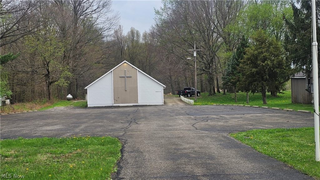 48443 Russia Road, Amherst, OH