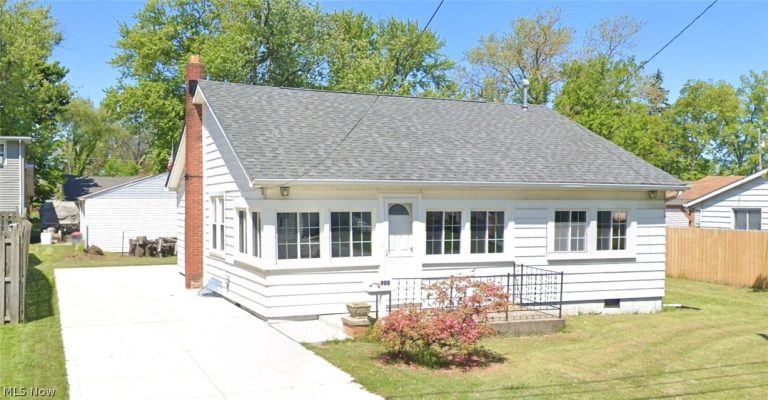908 Peach Boulevard, Willoughby, OH, 44094