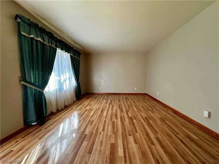 609 Triplett Street, Belmont, WV - Photo 5