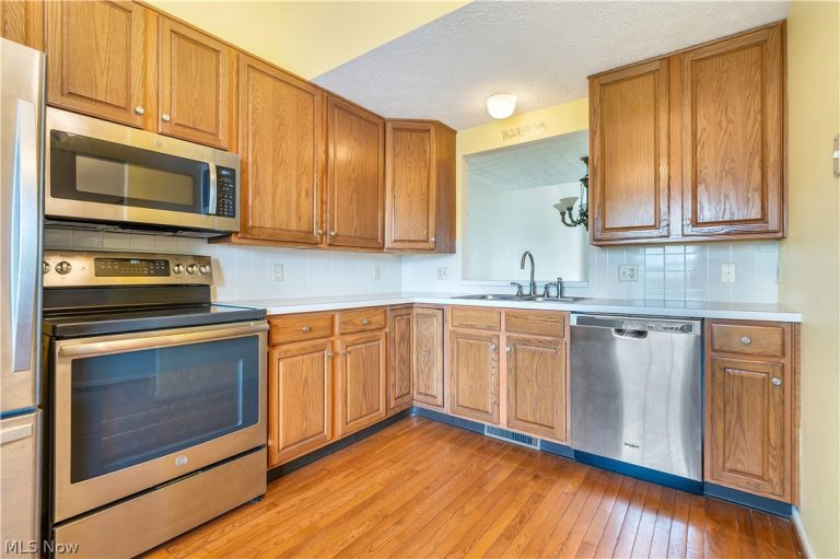 4417 Dalbury Avenue, Canton, OH - Photo 8