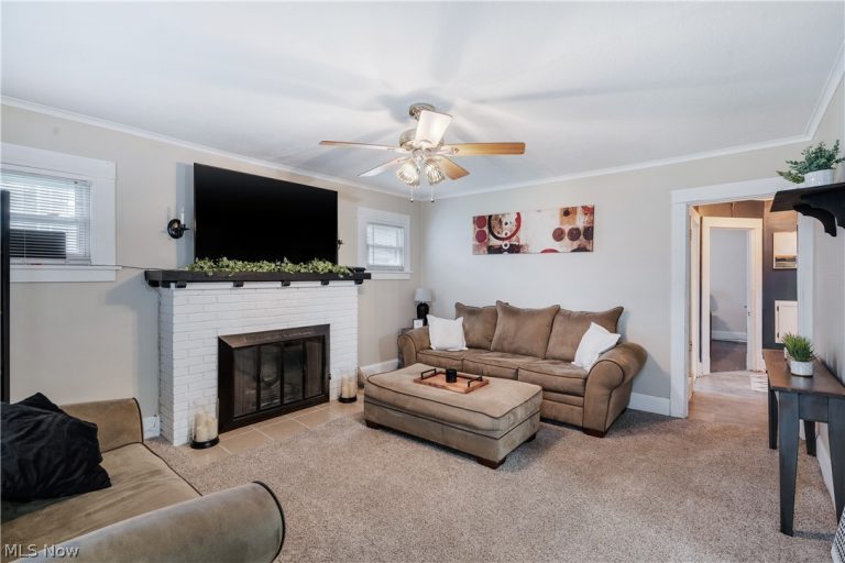 8 Nesbitt Street, Poland, OH - Photo 5