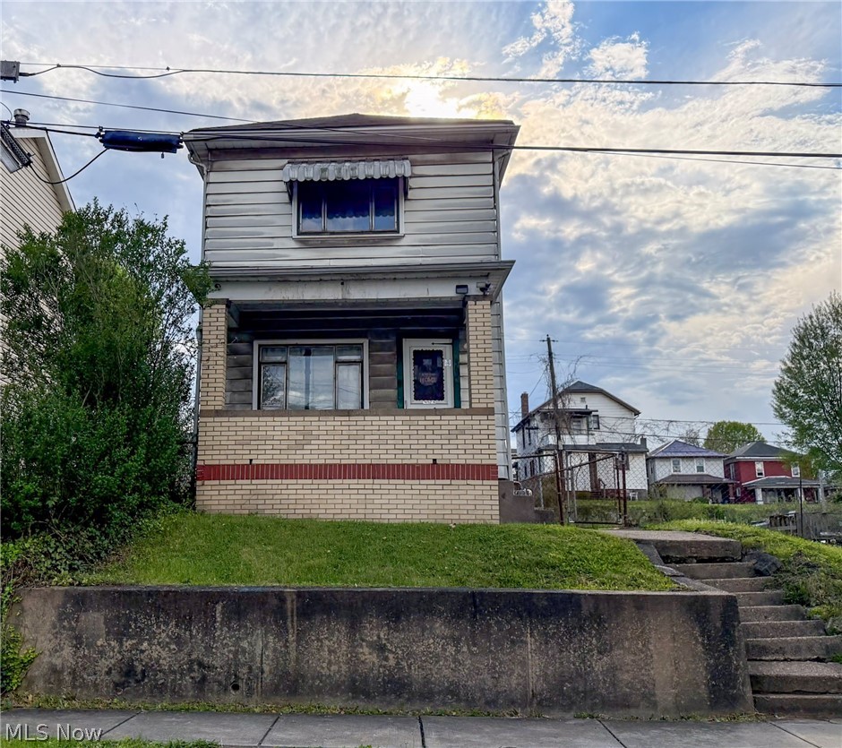 329 Summit Avenue, Steubenville, OH