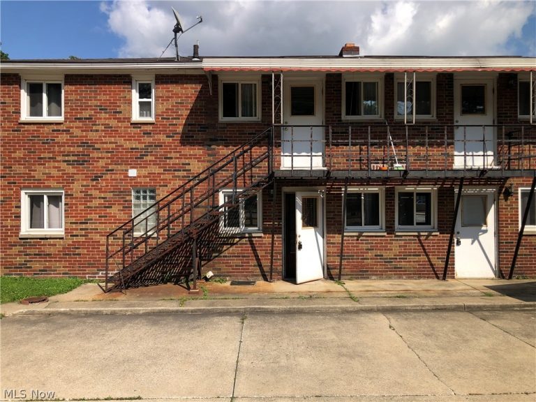 2940 6th Street #4, Cuyahoga Falls, OH - Photo 3