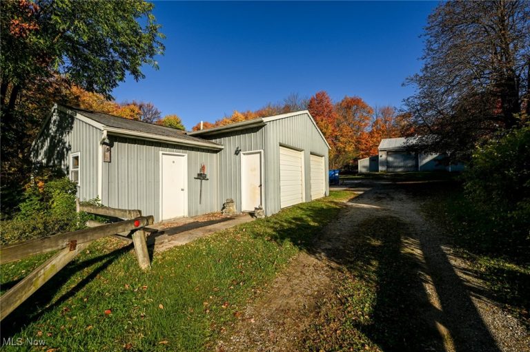 30875 Cannon Road, Solon, OH - Photo 8