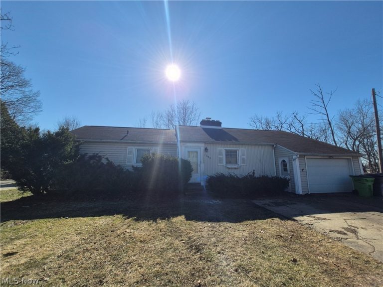 1093 Schaaf Road, Brooklyn Heights, OH, 44131