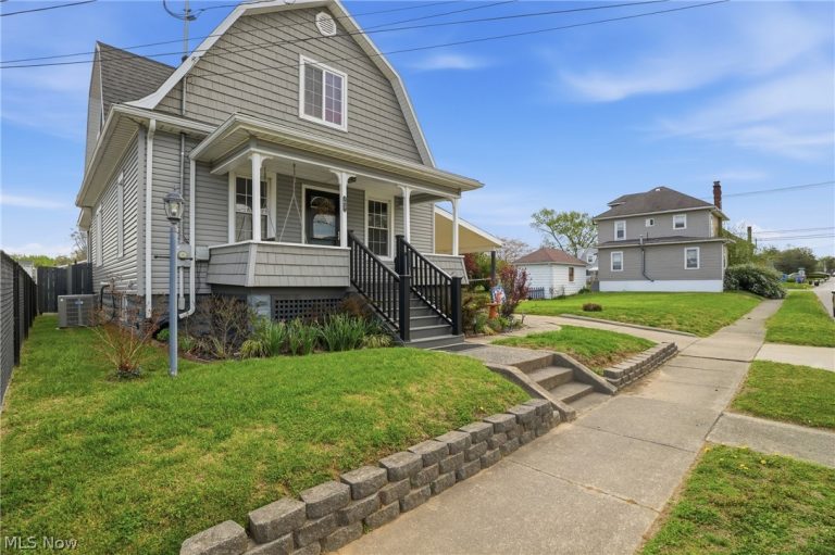 1027 32nd Street, Parkersburg, WV - Photo 2