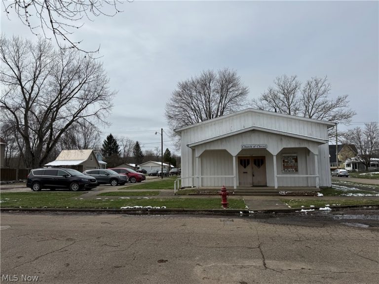 638 Parrish Street, Uhrichsville, OH, 44683