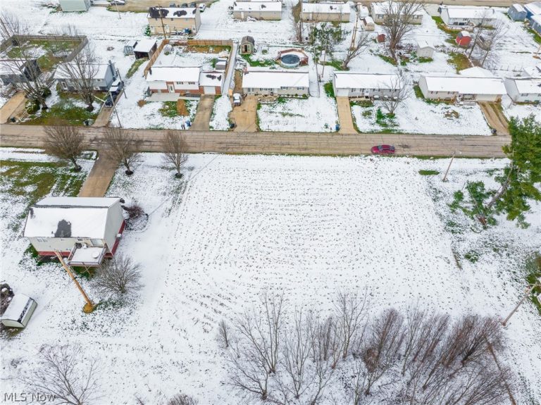 207 Meadowbrook Drive, Byesville, OH - Photo 2