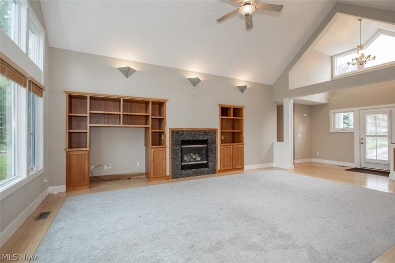 7282 Holzhauer Road, Sagamore Hills, OH - Photo 6
