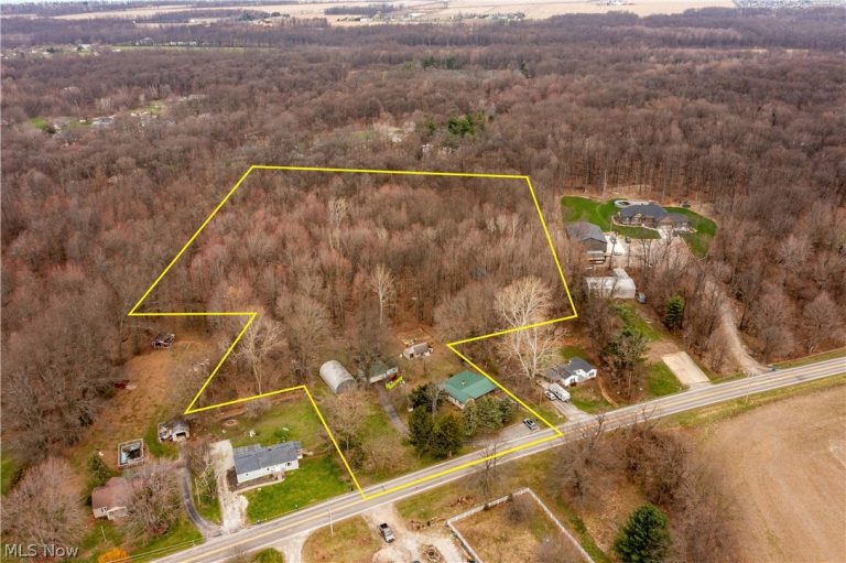 14307 Darrow Road, Vermilion, OH - Photo 2