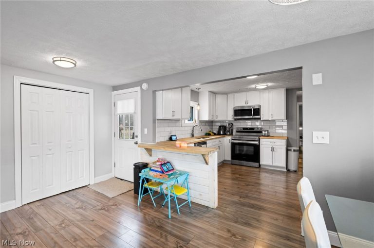 1887 Hillsdale Drive, Twinsburg, OH - Photo 8