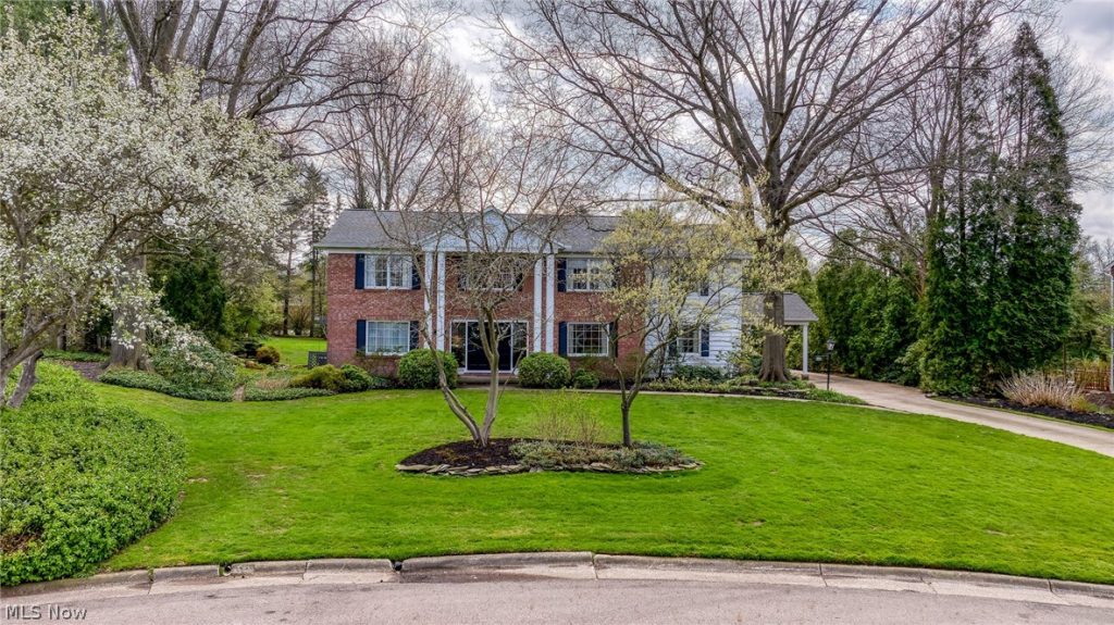 1222 Dearborn Drive, Akron, OH