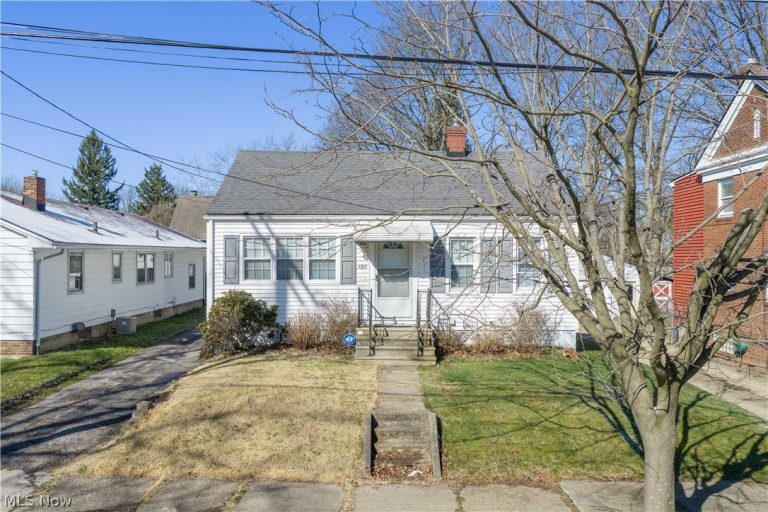586 Lindell Street, Akron, OH, 44305