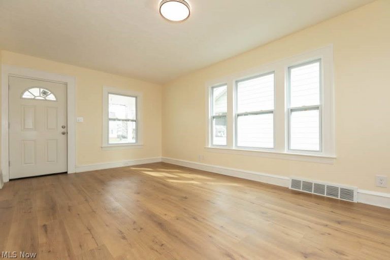 3720 Washington Park, Newburgh Heights, OH - Photo 4
