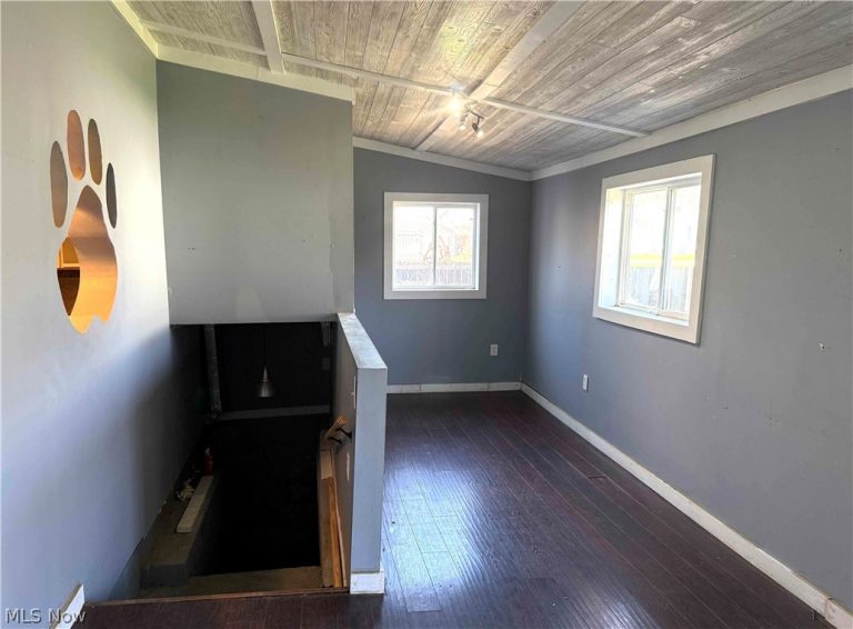 425 Second Street, Brewster, OH - Photo 6