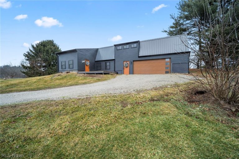 3805 Botson Lane, Cambridge, OH - Photo 6