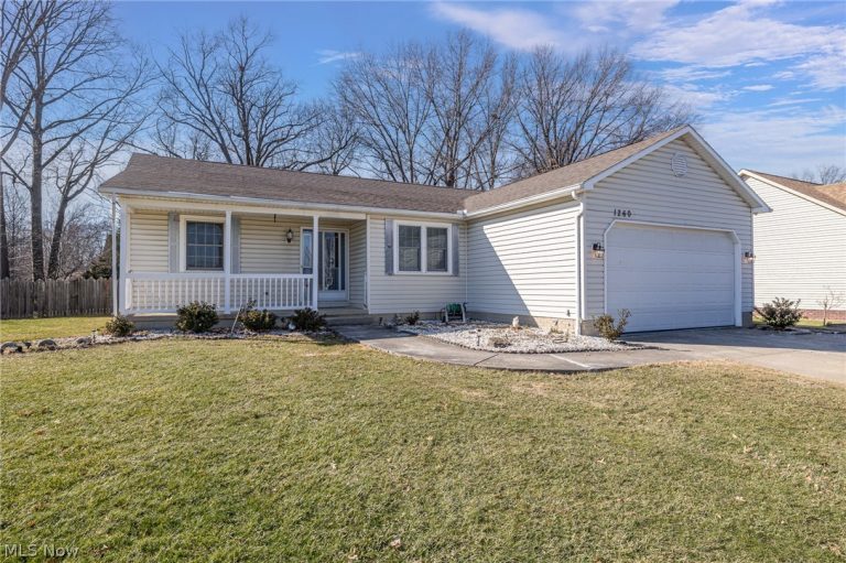 1260 Meadowview Lane, Amherst, OH, 44001