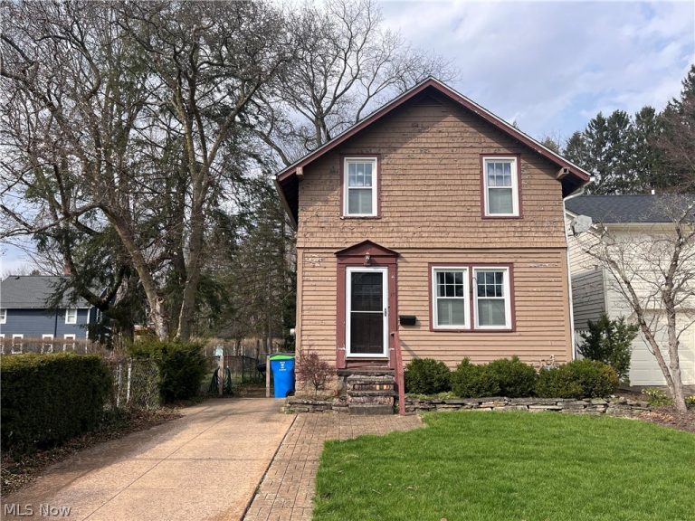 15 South Street, Chagrin Falls, OH - Photo 2