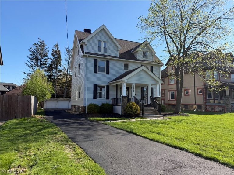 12988 Clifton Boulevard, Lakewood, OH - Photo 3