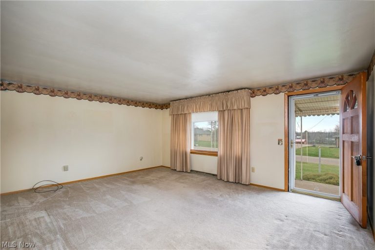 6231 Howland Street, Louisville, OH - Photo 5