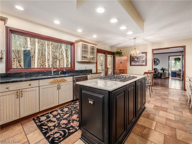 905 Center Court, Zanesville, OH - Photo 4