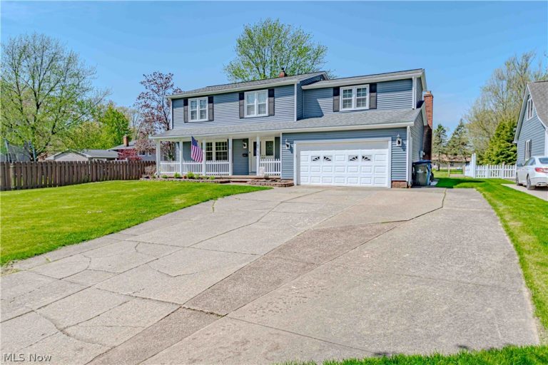 4154 Shelley Drive, North Olmsted, OH - Photo 3