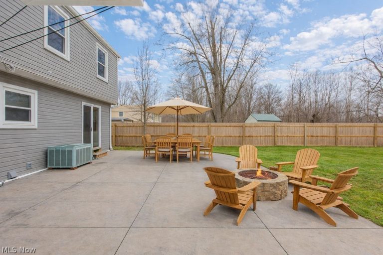 28469 Windsor Drive, North Olmsted, OH - Photo 3