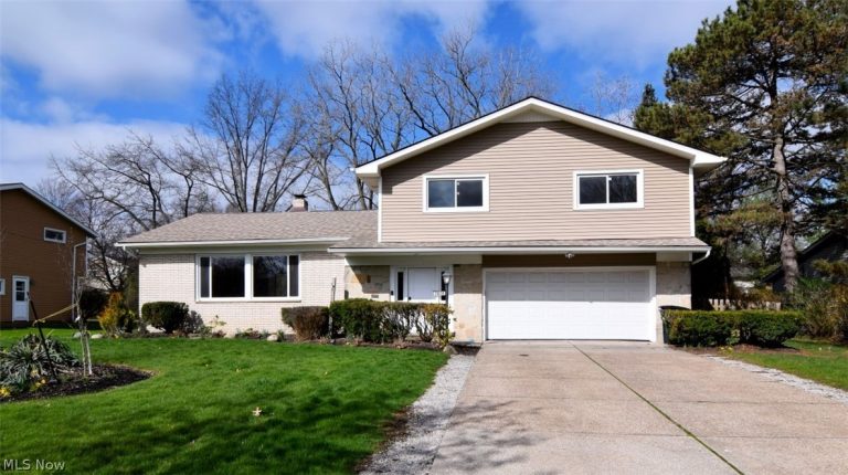2828 Meldon Boulevard, Beachwood, OH - Photo 2