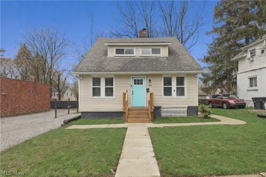318 Pioneer Street, Akron, OH