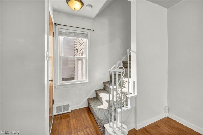 1931 Byrd Avenue, Cuyahoga Falls, OH - Photo 8