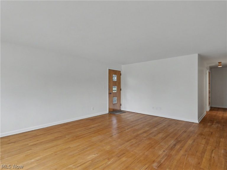 151 Roanoke Avenue, Cuyahoga Falls, OH - Photo 4