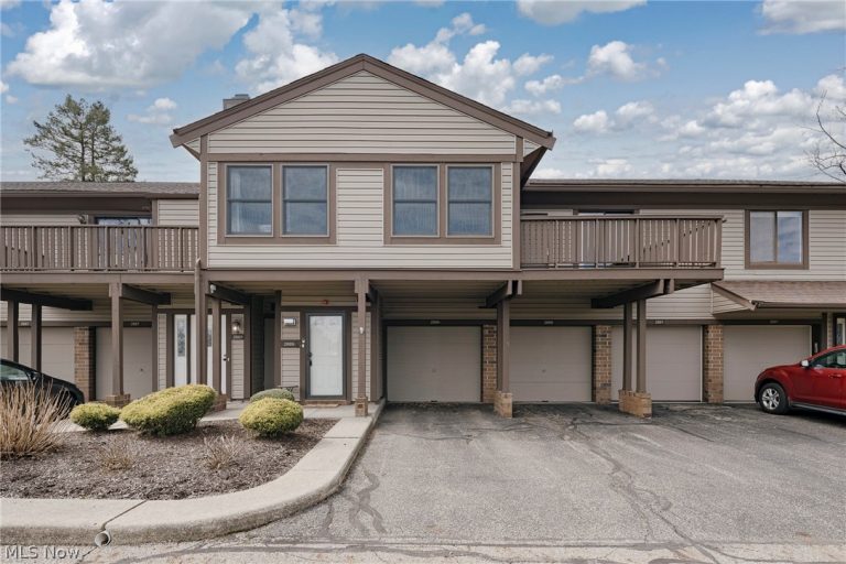 2889 Charing Cross Road, Canton, OH - Photo 2