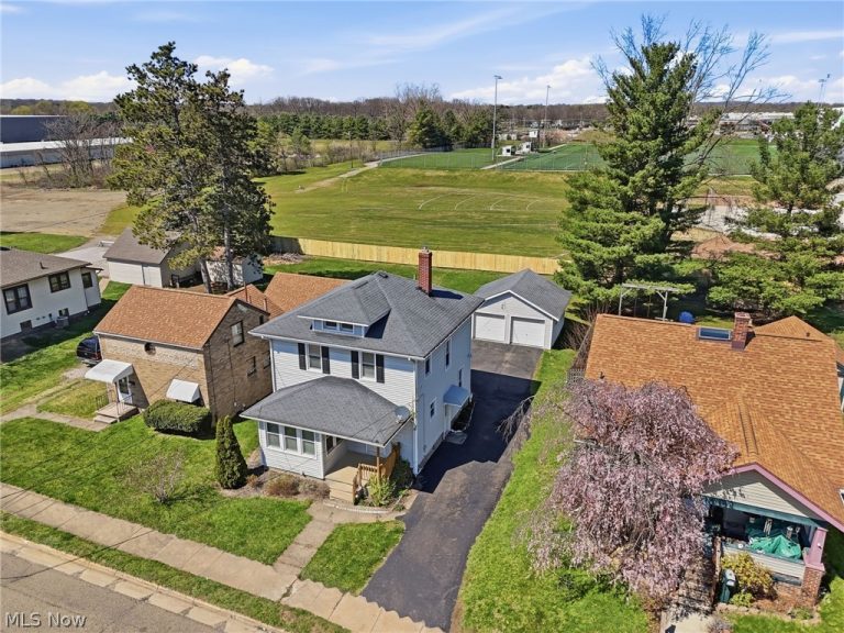 413 Hower Street, North Canton, OH - Photo 2