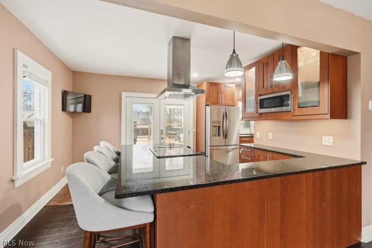 212 Marguerite Avenue, Cuyahoga Falls, OH - Photo 6