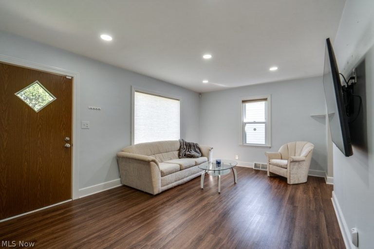 2048 Congo Street, Akron, OH - Photo 4