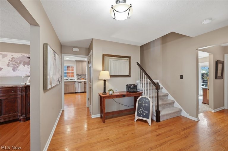 613 Welshire Drive, Bay Village, OH - Photo 3