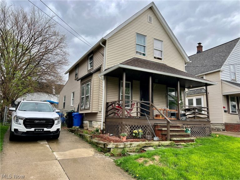 3901 Woburn Avenue, Cleveland, OH - Photo 2