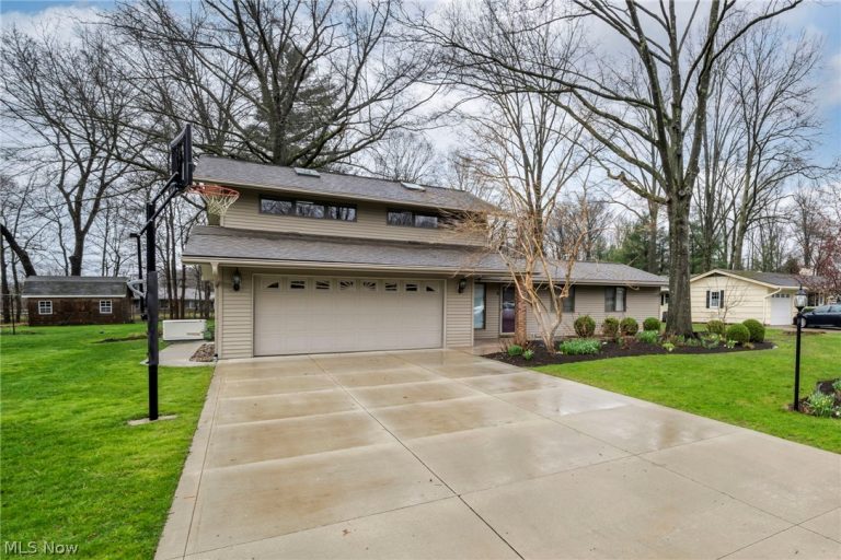 24783 Riverview Drive, Columbia Station, OH - Photo 5