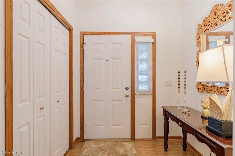 133 Gleneagle Drive, Elyria, OH - Photo 3