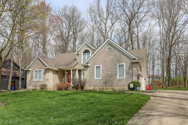 358 Woodbend Road, Ravenna, OH - Photo 2