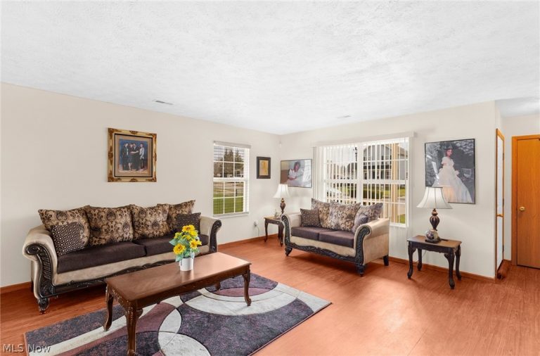 3786 Choice Court, Youngstown, OH - Photo 8