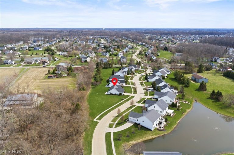 39292 Camelot Way, Avon, OH - Photo 5