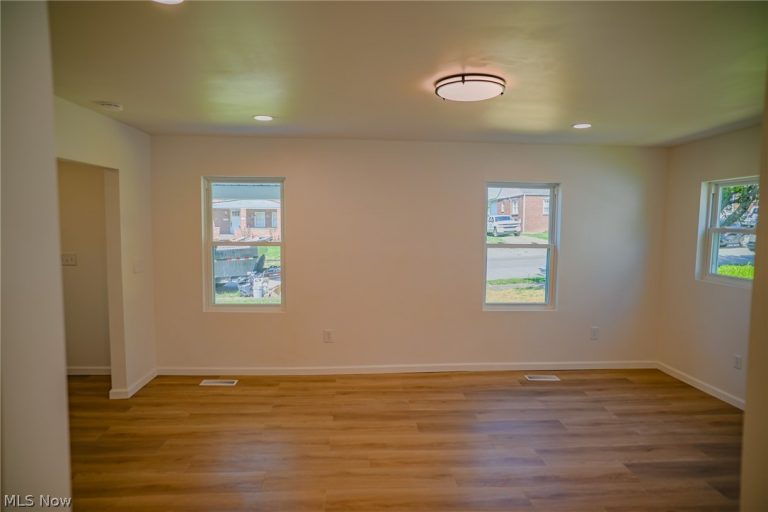 2204 Fairview Avenue, Parkersburg, WV - Photo 8